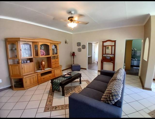 3 BEDROOM HOUSE FOR SALE IN RIVERSDALE
